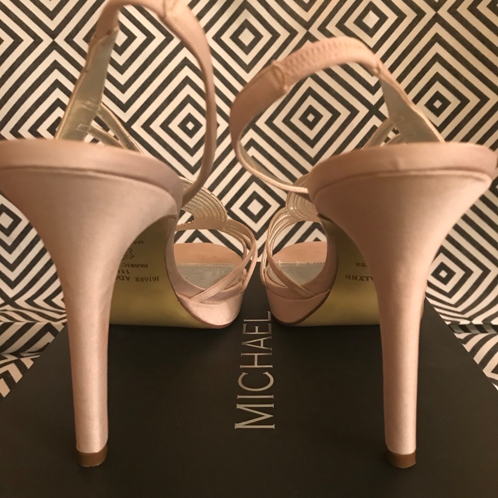 Michael Shannon Gold and Cream Heels - Picture 6 of 11